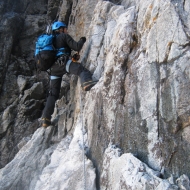 Краткая хроника Экспедиции «КазГЕО» в Ала-Арчу (Киргизия) Скалы сменяются льдом. Маршрут 5А Полака на Байчечекей.jpg